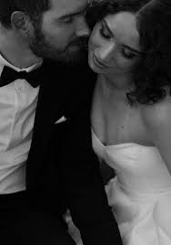 POSED VS. DOCUMENTARY PHOTOGRAPHY: MY APPROACH TO CAPTURING YOUR DAY