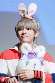 Find funny gifs, cute gifs, reaction gifs and more. Bts Kim Taehyung Cute Wattpad