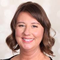 Kelly Ahlander's Instagram, Twitter & Facebook