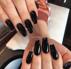 Sometimes the coolest art isn't the kind with an elaborate decal or a mix of different bright colors. Black Nails Black Acrylic Nails Black Nails Cute Acrylic Nails