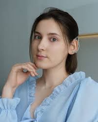 Becky Martens's Instagram, Twitter & Facebook