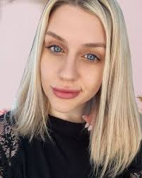 Miranda Schreiber's Instagram, Twitter & Facebook