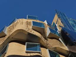 Résultat de recherche d'images pour "gehry bag building"