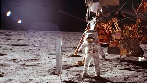 Check spelling or type a new query. Der Erste Mensch Auf Dem Mond Evangelisch De