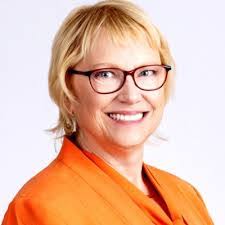 Amy Ronneberg's Instagram, Twitter & Facebook