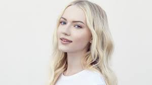 Exclusive Interview: Pop Culturalist Chats with BLUE MOON's Emily Ruhl