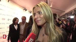 Now sophia is engaged with andy laplegua, combichrist's singer. Bunte Tv Sven Martinek Verkuppelte Sophia Thomalla Und Till Lindemann Youtube