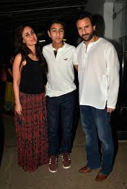 Happy Ending Screening Kareena Saif And Son Ibrahim Caught On Camera Together Bollywood Fashion Bollywood Celebrities Karena Kapoor