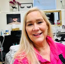 Lash & Facial Lounge LLC