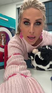 adrianascreee (@adrianascreee28)