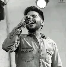 .أحمد كامل وأخرج الكليب إسلام هشام، أغنية متزعلش واحدة من أجدد الأغاني التي تم تصويرها فيديو كليب وأعجب بها مجموعة كبيرة من متابعي الفنان احمد كامل، إليكم كلام اغنية. Ahmed Kamel Ø§Ø­Ù…Ø¯ ÙƒØ§Ù…Ù„ Photos Facebook