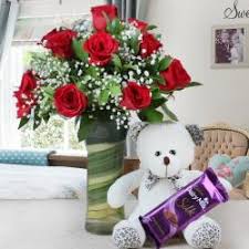 Maybe you would like to learn more about one of these? Flower With Soft Toys Online Send Teddy Bear With Flowers Combo To India Giftacrossindia Com