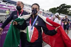 She represented her country at the 2016 summer olympics where she won the gold medal in women's skeet shooting. Fbovb5oewv 5xm