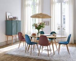 Table ronde en bois massif pour une atmosphère chaleureuse ou table rectangulaire blanc ou noir laqué. Coiffeuse Scandinave Coiffeuse Scandinave La Redoute