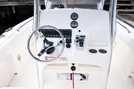 This steering wheel features a 13 1/2 diameter, and the distance between each spoke is about 7. 2016 Boston Whaler 220 Outrage