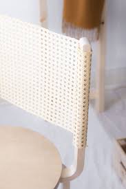 Ikea Diy Mit Geflecht So Wird Aus Zwei Hockern Ein Stuhl Ikea Diy Mobel Zum Selbermachen Ikea