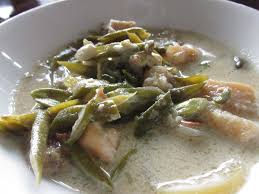 Gulai tauco sebenarnya adalah gulai buncis yang di iris halus dan ditambah dengan potongan daging, tahu dan tempe serta kerupuk kulit. Gulai Toco Wikipedia Baso Minang