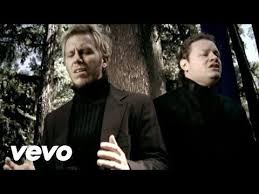 Sin Bandera Que Me Alcance La Vida Video Youtube Canciones Vida Video Videos Musicales Espanol