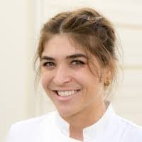 Erin Salamon's Instagram, Twitter & Facebook