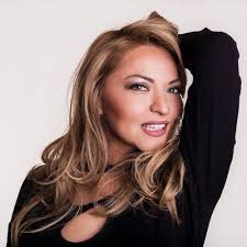 Evelyn Rubio's Instagram, Twitter & Facebook