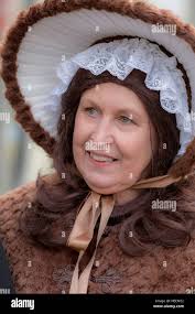 Abito d'epoca di dickens immagini e fotografie stock ad alta risoluzione