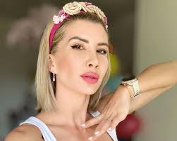 Ana Muntean, înainte de operațiile estetice