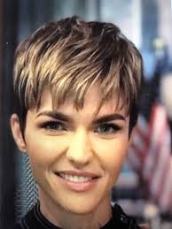 Pin von Polly Barr auf Short hair cuts