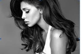 Belen debutta da cantante nella settimana Sanremo