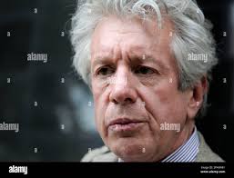 Richard Emery, attorney for former New York Yankees trainer Brian McNamee,  pauses he leaves the federal courthouse after a motions hearing Wednesday,  April 9, 2008 in Houston. Roger Clemens filed a defamation