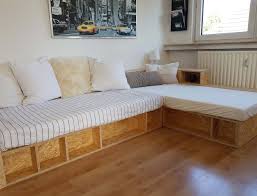 Gestalte scheselong nach deinen vorstellungen. Sofa Selber Bauen Mit Diesem Bauplan Dieses Sofa Ist Ein Kombinationswunder Sowohl Als Eckkombination Als Schlafmoglichkeit Nebenei Diy Sofa Home Home Deco