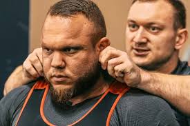 1,000-Pound Deadlifts, 300-Pound Dumbbell Presses, and Wild Feats of  Strength! Inside Arnold's Big Muscle Bash.