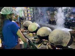 Nagpur S Famous Matka Roti Or Lambi Roti Full Making Process Most Unique Tasty Indian Street Food Youtube In 2021 Indian Street Food Roti Street Food