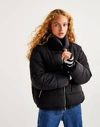 Pikowana Kurtka Z Kolnierzem Kominowym Kurtki Plaszcze I Kurtki Odziez Dla Niej Pull Bear Polska Steppjacke Winterjacken Jacken