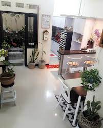 Anggapan bahwa sulit membuat desain rumah kecil cantik pada lahan dengan lebar muka terbatas, memang ada benarnya. Mungil Rapi Fungsional Dan Cantik Tentunya Jangan Follow Tipsdesainrumah Ntar Kebanyakan Ide Ide Dekorasi Rumah Dekorasi Rumah India Desain