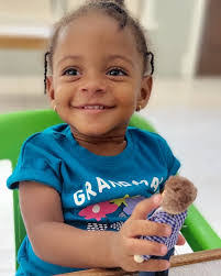 Sandra Blossom's Instagram, Twitter & Facebook