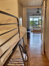 Studio Classe 3etoiles Pour 4 Avec Vue Mer Entierement Renove Decoration Maison Six Fours Les Plages Location Saisonniere