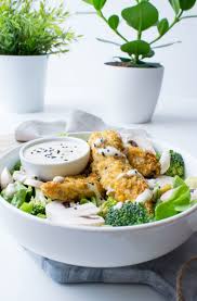 Salade Cesar Healthy Une Inspiration De La Traditionnelle Salade Cesar Avec Du Poulet En Panure Dans La Version En 2020 Salade Cesar Salade Cesar Au Poulet Salade