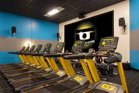 The app allows our members to track their workouts from virtually any piece of cardio equipment. Chuze Cinema Chuze Fitness