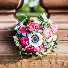 The mail articles interfered with that reasonable expectation. Royale Hochzeitsfloristik Blumenbedeutung Blumensprache Blumensymbolik