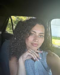 Rocking a different look today… I actually wore my hair natural for once!  Most of you probably don't know my hair is super curly but you'll  definitely notice today if you're watching!😊