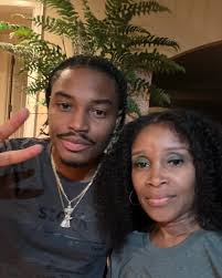 Today I celebrate @mannyworld1 because throughout the years, he has brought  me so much joy. I can't say that being young with 2 children is easy but I  can say it's worth