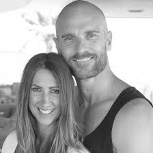 Love you all 💕😘💕We need 900 hellos from 900 lovely fans to brighten up  the night ❤️✨ #ShortlandStreet