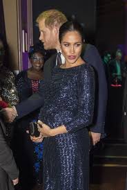 Doch neue bilder der herzogin liefern nun eindeutige beweise. Wiegt Meghan Markle Ihren Babybauch Zu Oft Royals Meghan Markle Stil Meghan Markle Pregnant Outfit