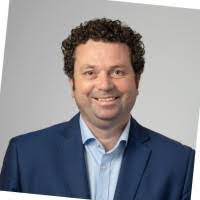 Toni Beattie's Instagram, Twitter & Facebook