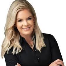 Ali Grant's Instagram, Twitter & Facebook