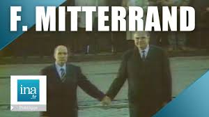 François mitterrand se narodil v roce 1916 do katolické rodiny vcharente na západě francie. Francois Mitterrand Et Helmut Kohl Main Dans La Main A Verdun Archive Ina Youtube