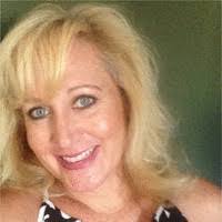 Julie Waterman's Instagram, Twitter & Facebook