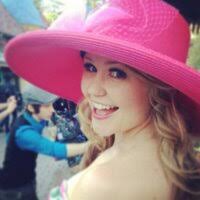 Hali DuCote (@hali_bear)