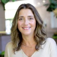 Kim Bynes's Instagram, Twitter & Facebook