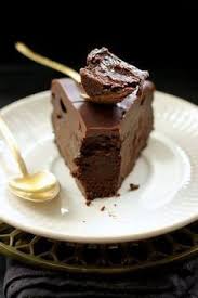 Le Meilleur Moelleux Au Chocolat Du Monde Ingredients Pour Le Gateau 200g De Chocolat Noir 250g De M Moelleux Au Chocolat Recette Dessert Gateaux Et Desserts